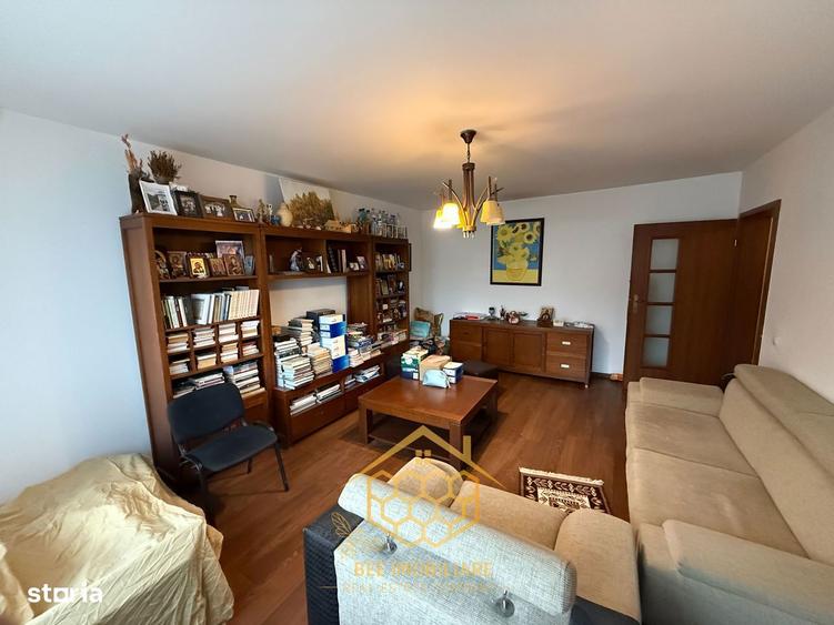 Apartament cu 3 camere decomandat în Central