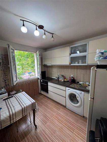 Apartament cu 2 camere decomandat, mobilat în Brâncoveanu