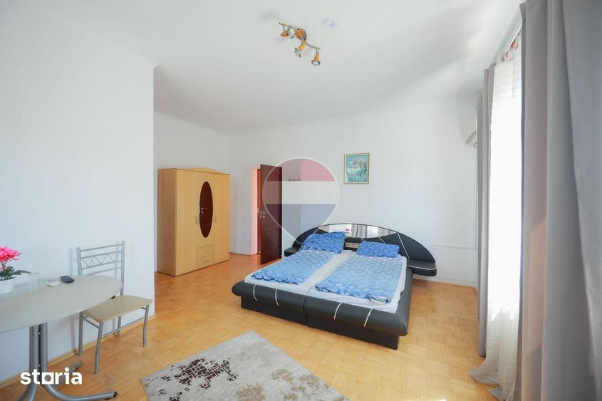 Spațiu comercial, de 755 mp, în Sânmartin
