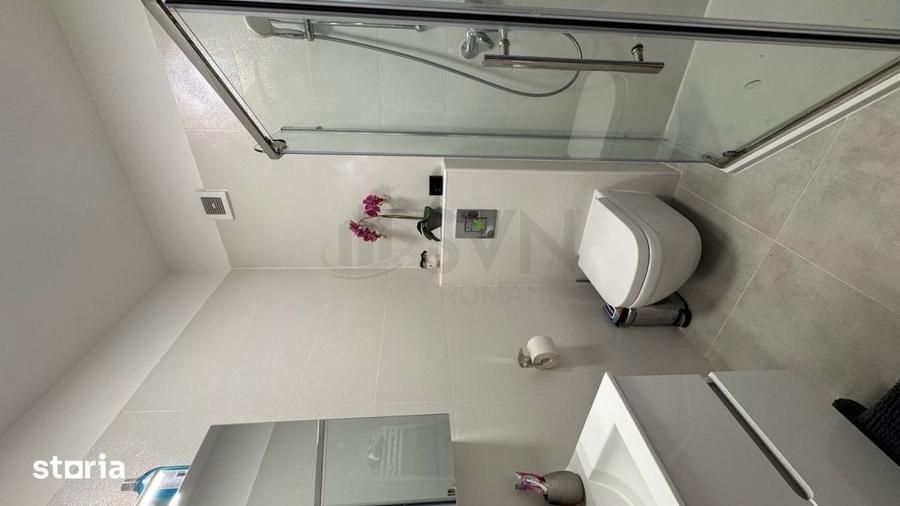 Apartament cu 3 camere semidecomandat în Sisești