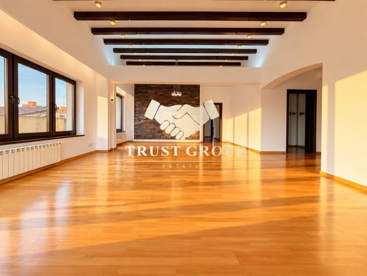 Apartament cu 3 camere decomandat, mobilat în Ultracentral