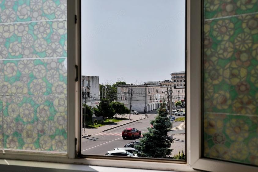 Apartament cu 2 camere semidecomandat în Ultracentral