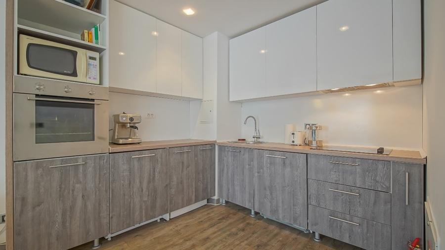 Apartament cu 3 camere decomandat, mobilat în 13 Decembrie