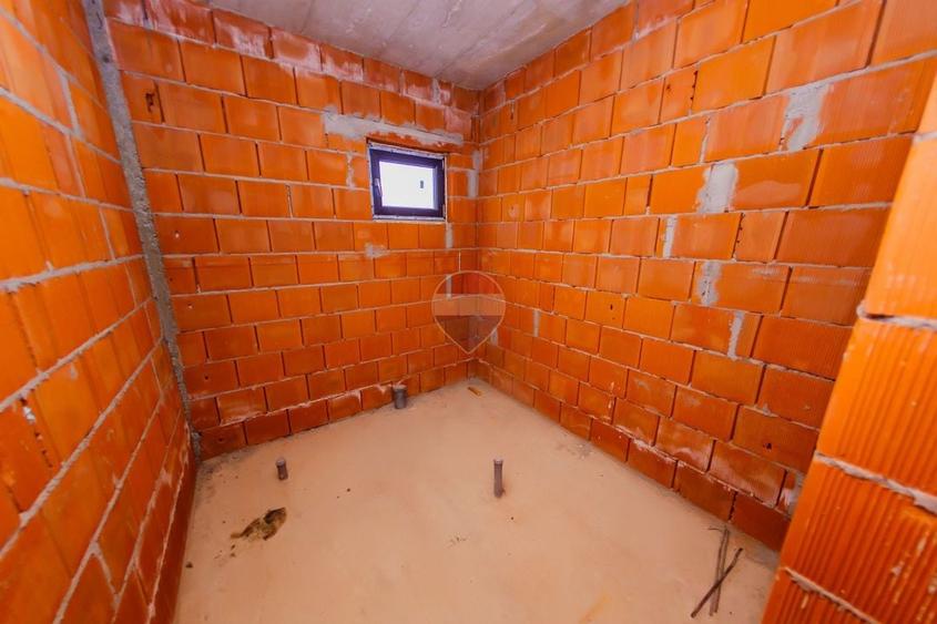 Casă individuală cu 6 camere cu Teren 577 Mp în Săcălășeni