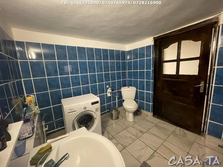 Casă individuală cu 6 camere cu Canalizare în Central