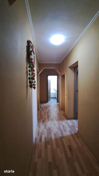 Apartament cu 3 camere decomandat în Agigea