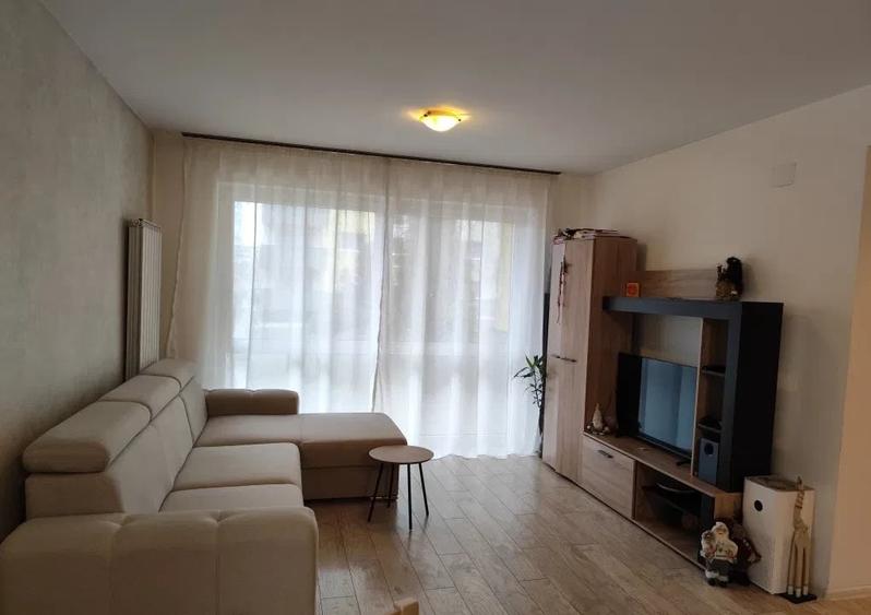 Apartament cu 2 camere semidecomandat, mobilat în Tractorul