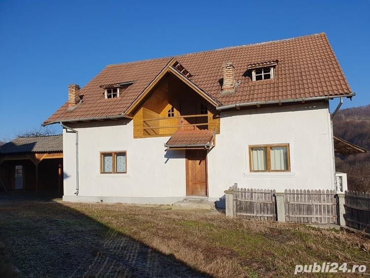 Casă cu 7 camere cu Teren 1362 Mp în Malu cu Flori