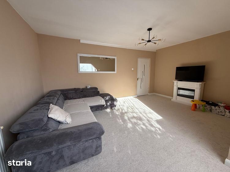 Apartament cu 3 camere în Traian