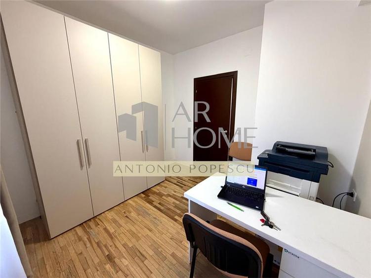 Apartament cu 3 camere decomandat, mobilat în P-ța Mihai Viteazu