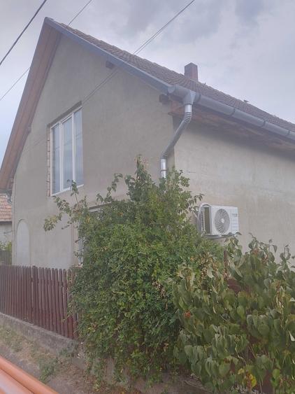 Casă cu 4 camere în Husasău de Criș
