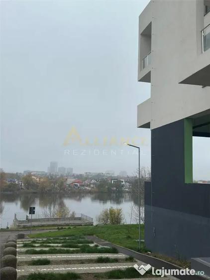 Apartament cu 3 camere semidecomandat în Fundeni