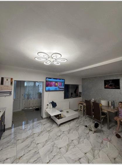 Casă cu 4 camere cu Teren 220 Mp în Central