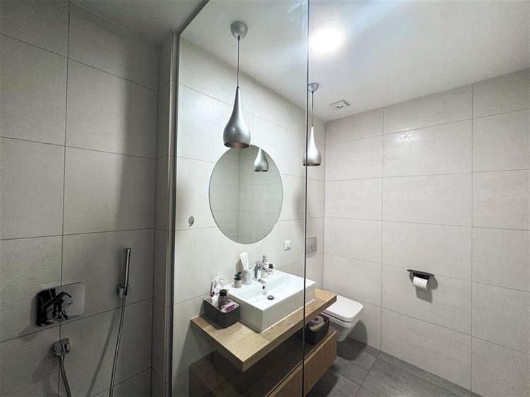 Apartament cu 2 camere semidecomandat, mobilat în Floreasca