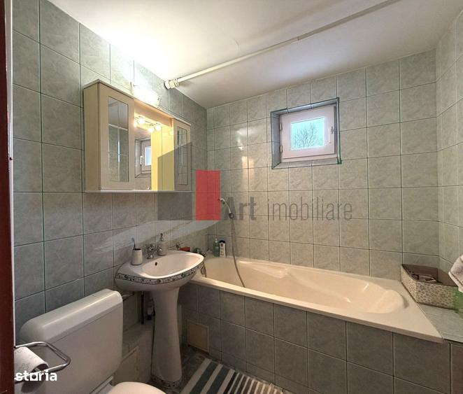Apartament cu 4 camere decomandat în Berceni