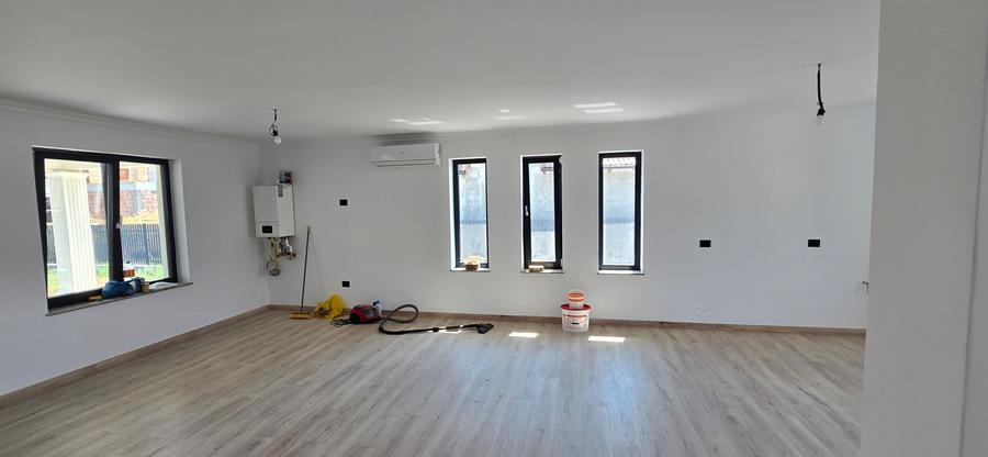Casă individuală cu 3 camere cu Teren 500 Mp în Nord-Est