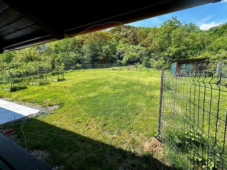 Apartament cu 3 camere decomandat în Valea Roșie