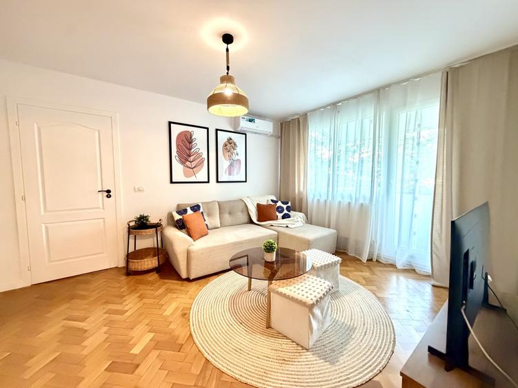 Apartament cu 2 camere semidecomandat, mobilat în Take Ionescu