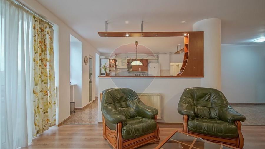 Apartament cu 3 camere decomandat în Griviței