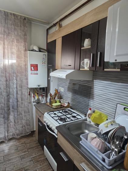 Apartament cu 3 camere decomandat în Berceni