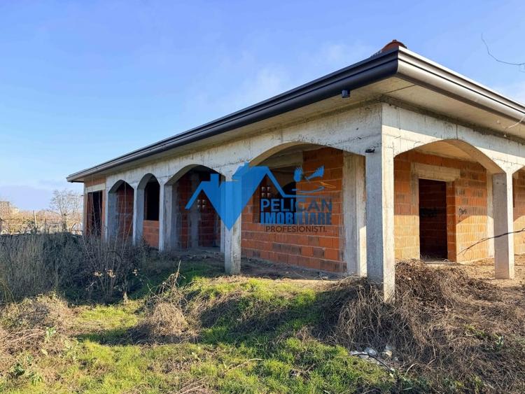 Casă individuală cu 4 camere cu Garaj în Mahmudia