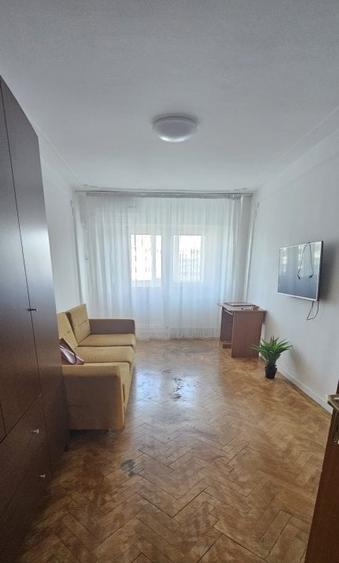 Apartament cu 4 camere decomandat, mobilat în Iancului
