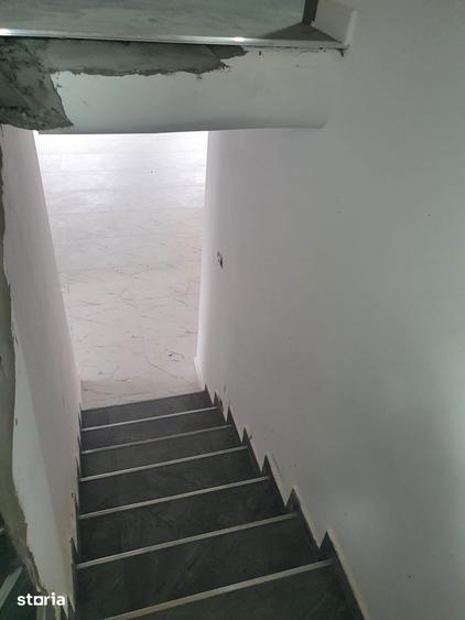 Casă cu Teren 1000 Mp în Mănăstirea Cașin