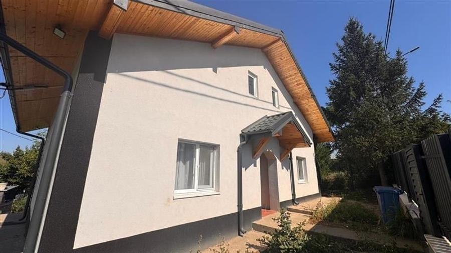 Casă individuală cu 2 camere cu Canalizare în Dorobanț