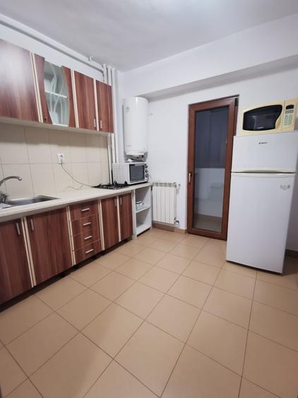 Garsonieră decomandată, mobilată în Calea Călărașilor