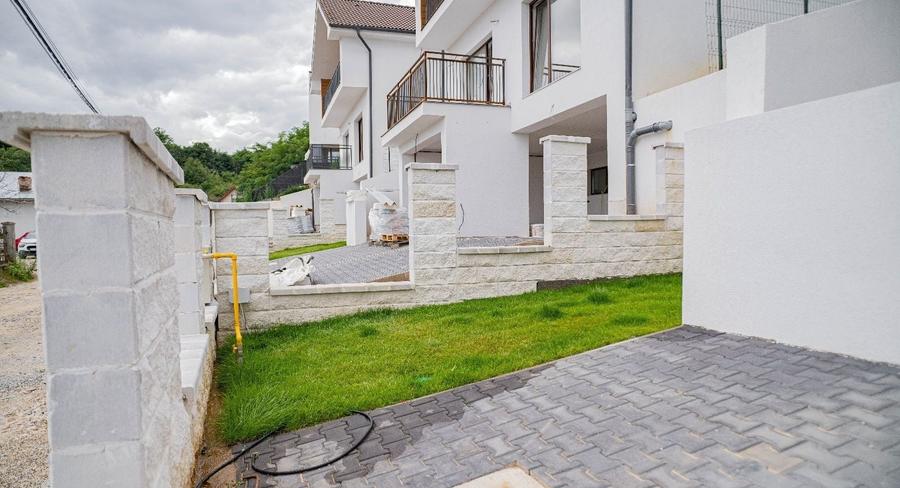 Casă individuală cu 4 camere cu Canalizare în Feleacu