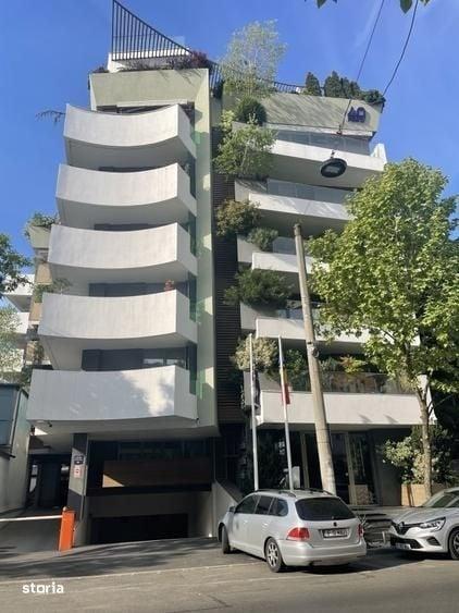 Apartament cu 3 camere în Victoriei