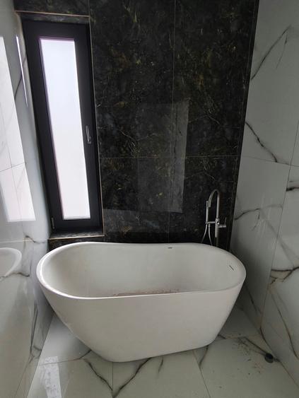 Casă individuală cu 4 camere cu Canalizare în Gulia