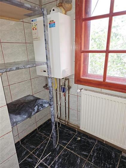 Apartament cu 3 camere semidecomandat în Alexandru cel Bun