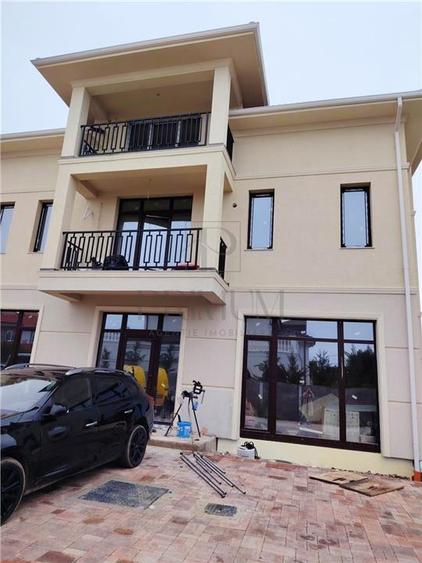 Apartament cu 3 camere decomandat în Moșnița Nouă