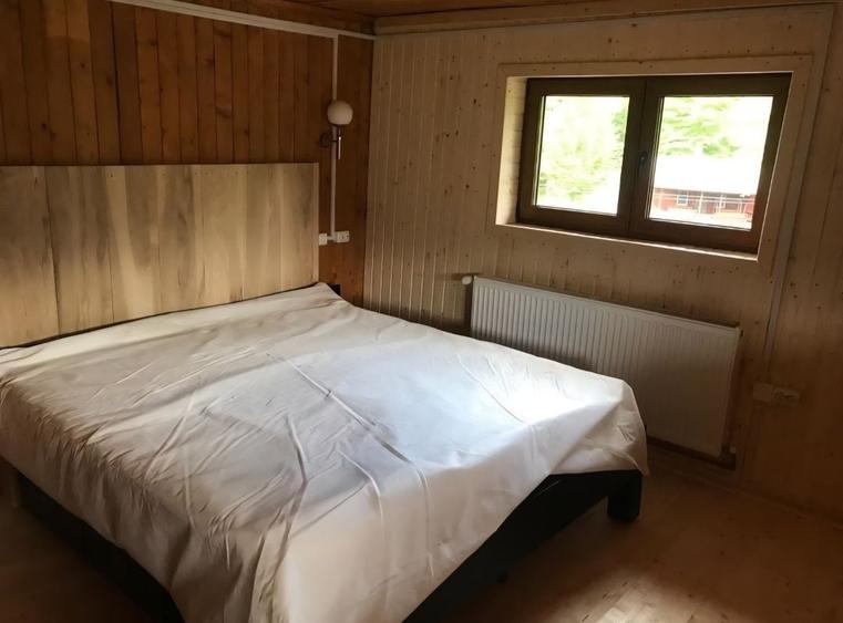 Casă cu 3 camere în Pârâu Mare