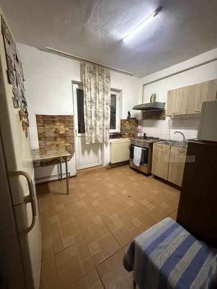 Apartament cu 3 camere decomandat, mobilat în Micro 11