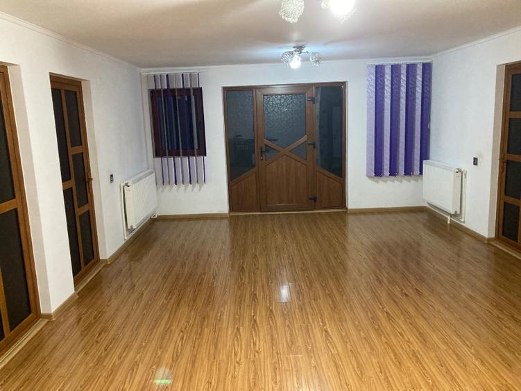 Casă individuală cu 5 camere cu Teren 300 Mp în Mărăcineni