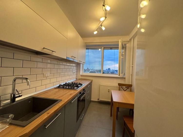 Apartament cu 3 camere în Mihai Bravu