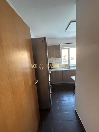 Apartament cu 3 camere semidecomandat, mobilat în Chitila