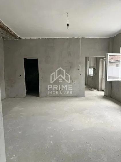 Apartament cu 3 camere semidecomandat în Ultracentral