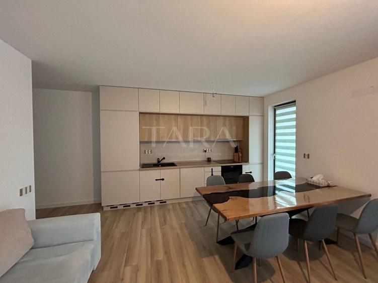 Apartament cu 3 camere decomandat, mobilat în Zorilor