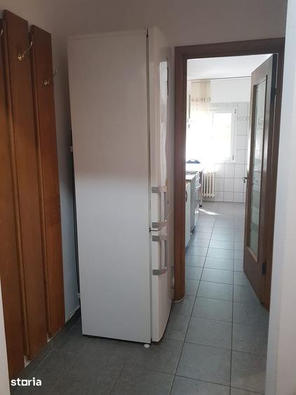 Garsonieră decomandată în Tei