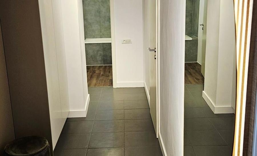 Apartament cu 2 camere semidecomandat, mobilat în Dacia