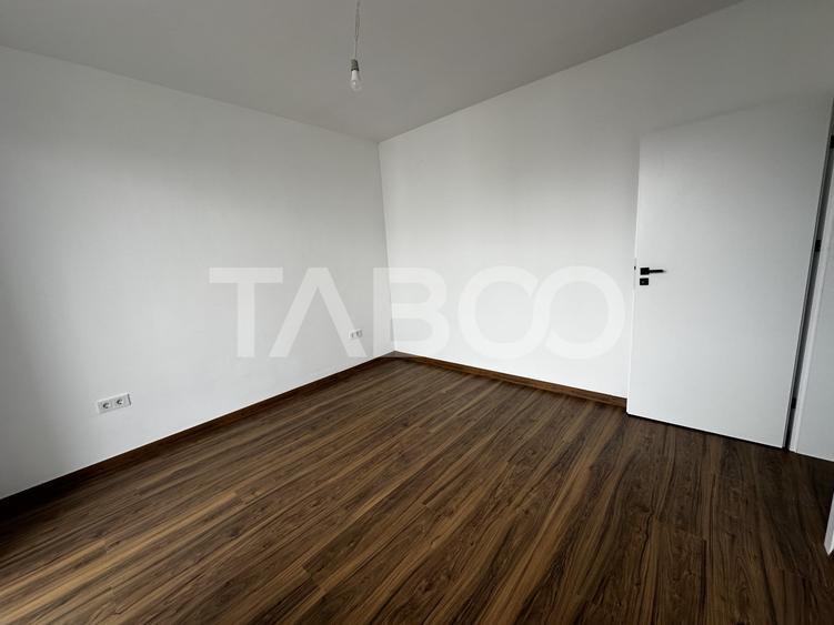 Apartament cu 3 camere decomandat în Șelimbăr — fotografia 3