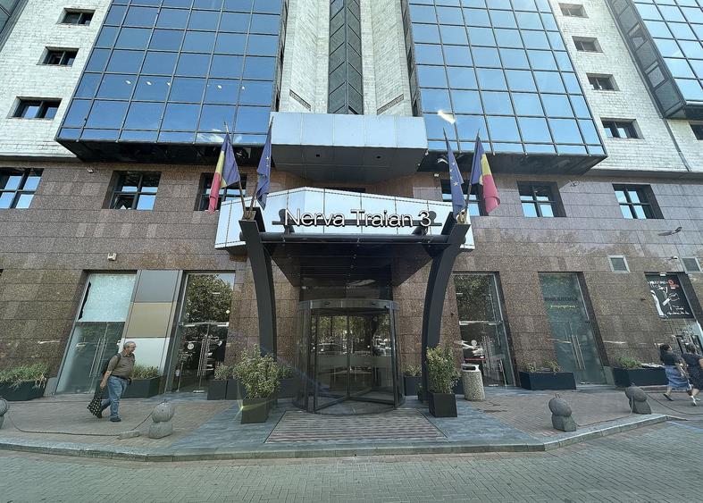 Birou, de 13,250 mp, în Unirii