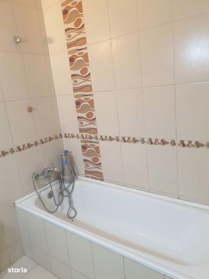 Apartament cu 3 camere decomandat în Păcurari