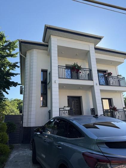 Casă cu 4 camere cu Teren 560 Mp în Central