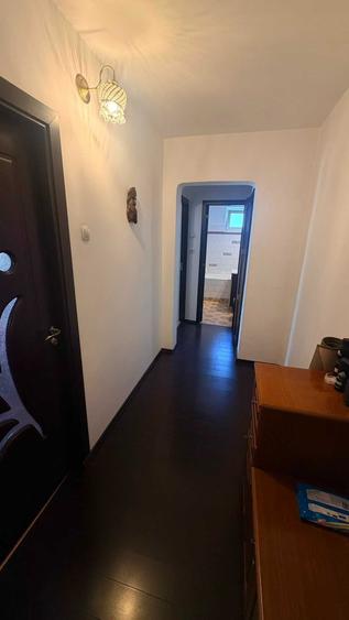 Apartament cu 3 camere decomandat în Republicii