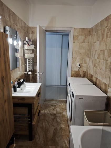 Apartament cu 3 camere decomandat în Găvana