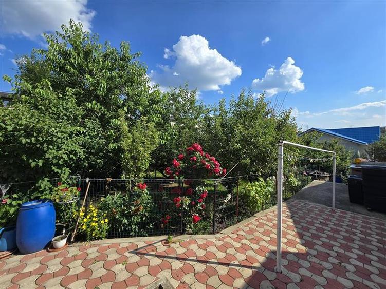 Apartament cu 5 camere decomandat, mobilat în Cug